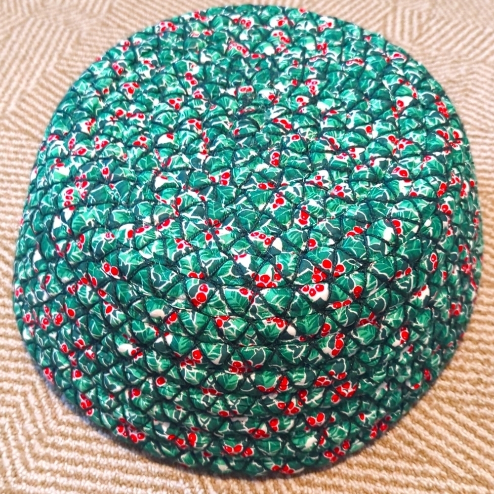 Vintage Handmade Fabric Christmas Holly Basket Plant Pot Cover Red Green - Picture 4 of 5